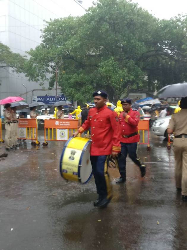 polce band at shashi kapoor funeral