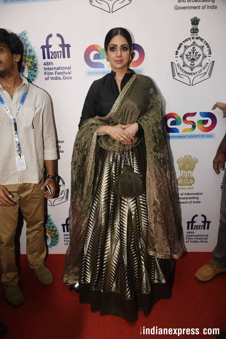 Golden gowns, Deepika Padukone, Priyanka Chopra, Sonam Kapoor, Kareena Kapoor Khan, Vidya Balan, Malaika Arora, Suhana Khan, Sridevi, Karisma Kapoor