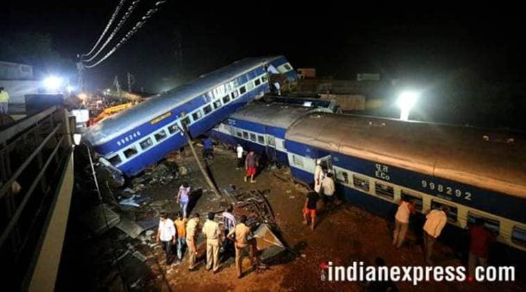 Three coaches of Mumbai-Howrah Mail derail at Igatpuri