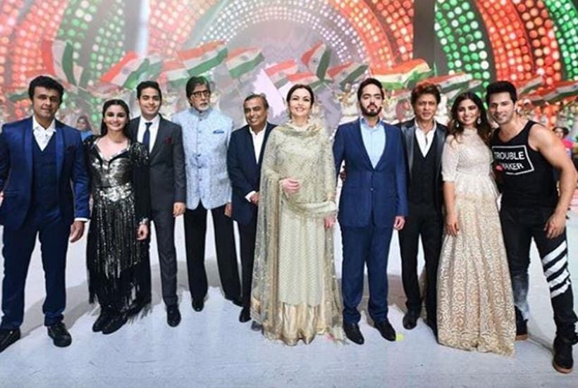 shah rukh khan, amitabh bachchan, varun dhawan and alia bhatt at reliance 40 years celebration