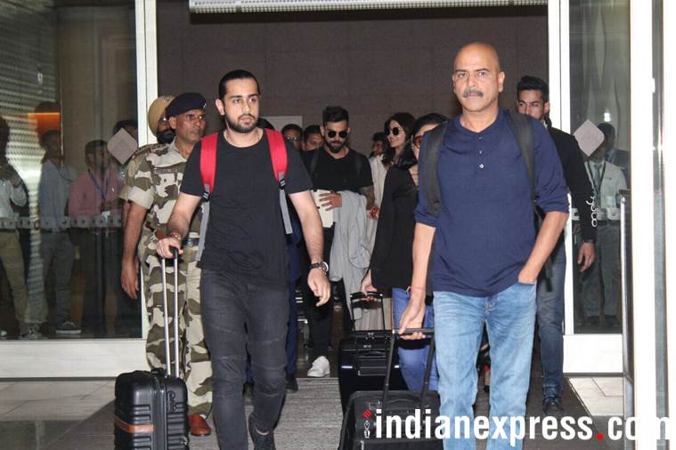 photos of anushka sharma and virat kohli from airport
