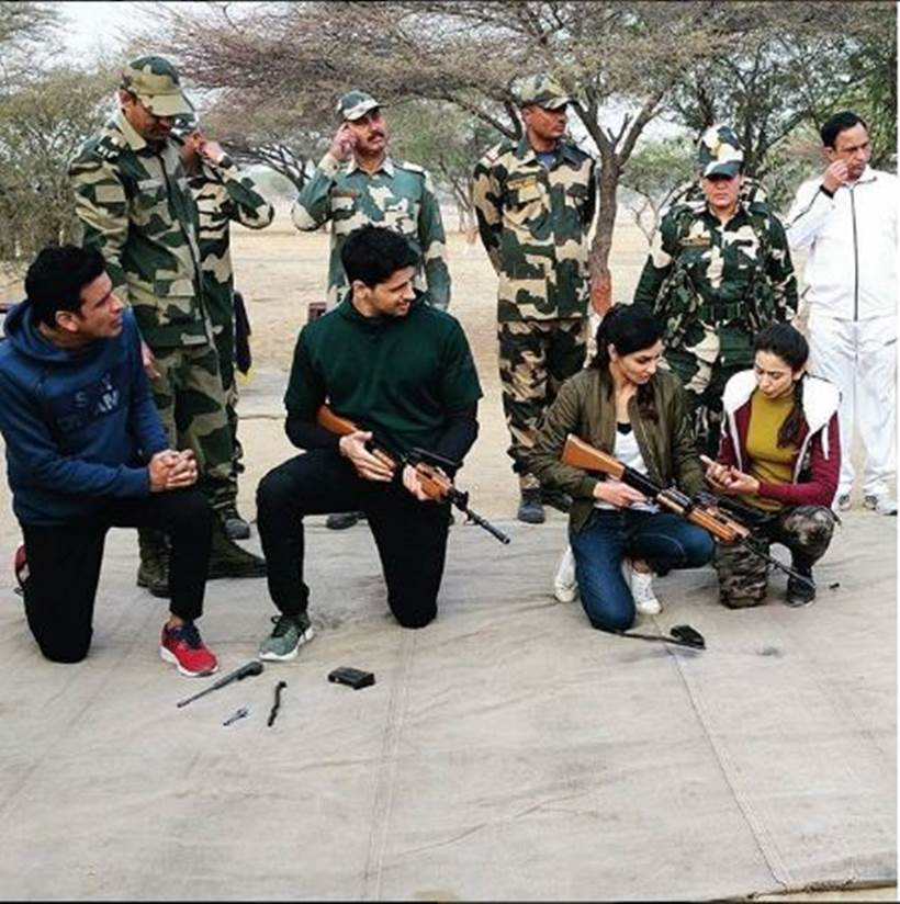 aiyaary team sidharth malhotra, manoj bajpayee, rakul preet at bsf camp in jaisalmer