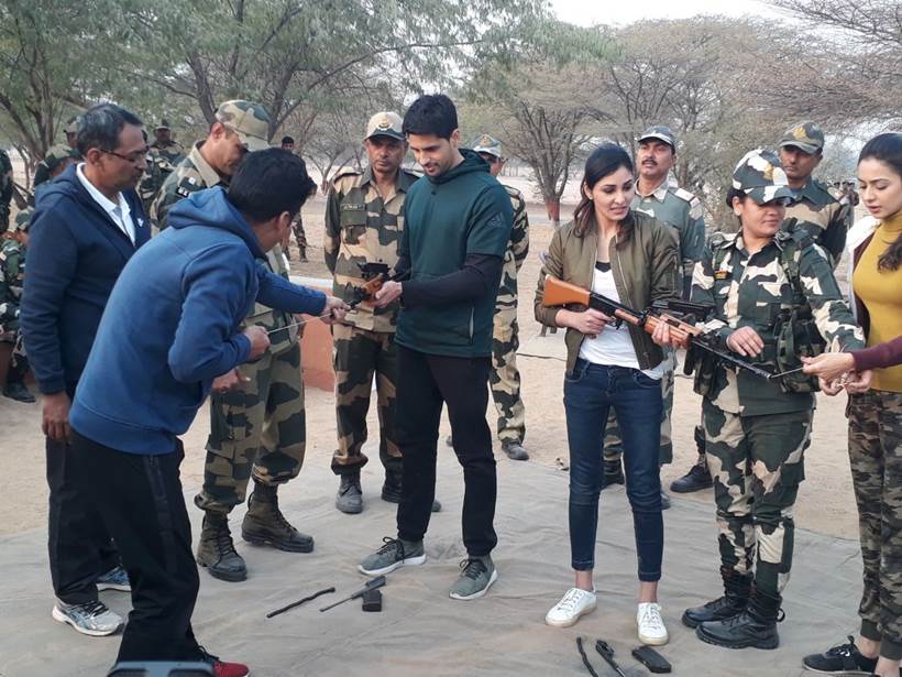 aiyaary team sidharth malhotra, manoj bajpayee, rakul preet at bsf camp in jaisalmer