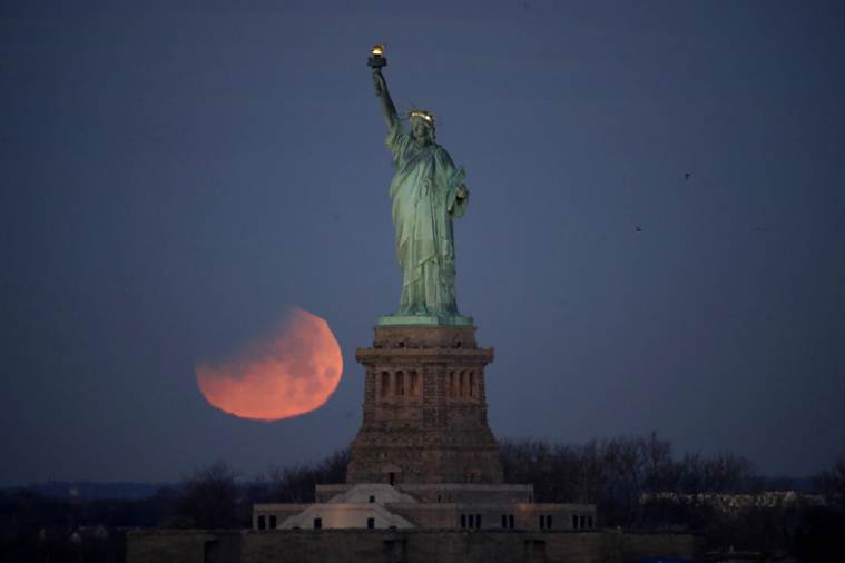 Lunar eclipse 2018: See stunning Super Blue Blood moon photos from ...