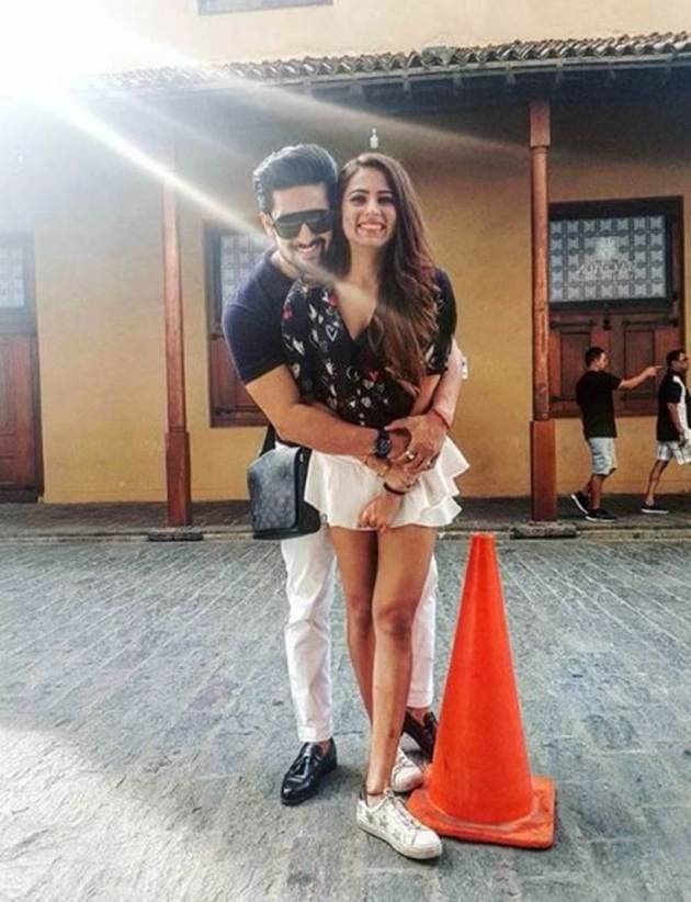 sargun mehta ravi dubey love story