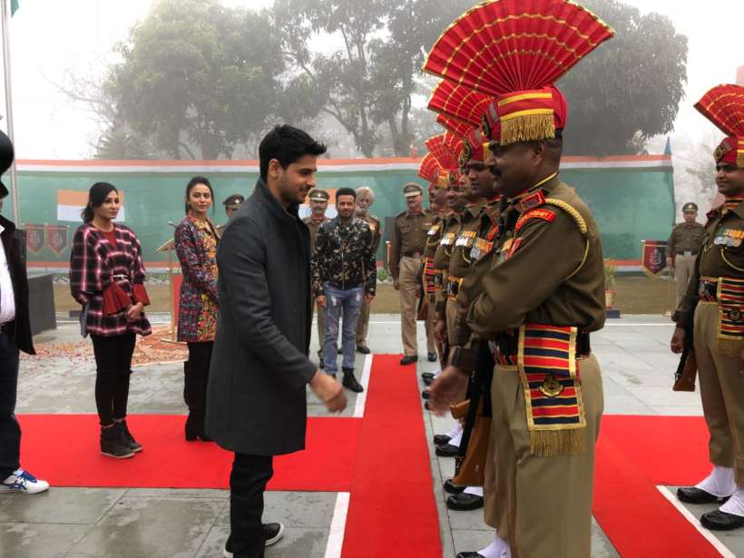 sidharth malhotra promotes aiyaary at wagha border on republic day