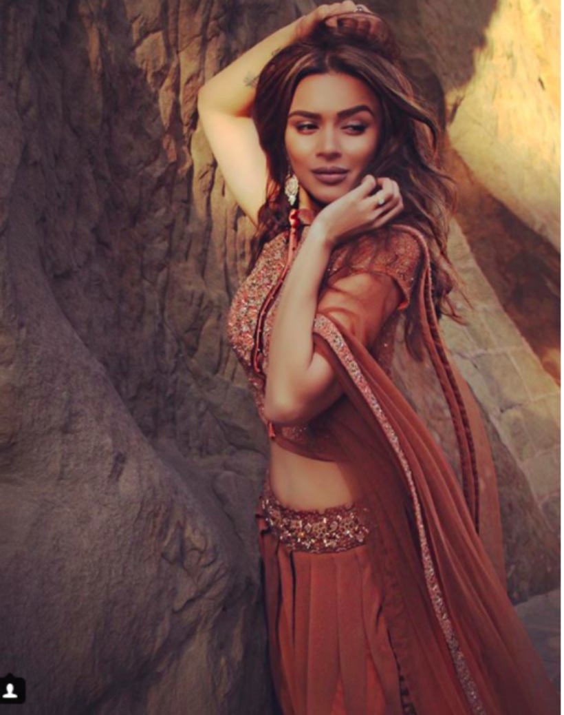 aashka goradia hot photos