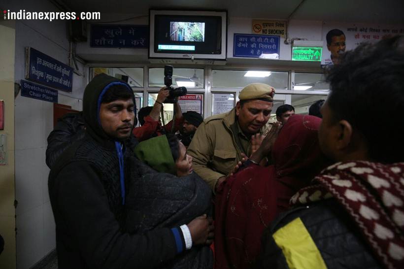 delhi fire, bawana fire, plastic factory fire, firecracker factory fire, Bawana Industrial Area, bawana, bawana factory fire, bawana godown fire, bawana firecracker godown, Bawana fire deaths, delhi news, delhi fire deaths, arvind kejriwal, Indian express news