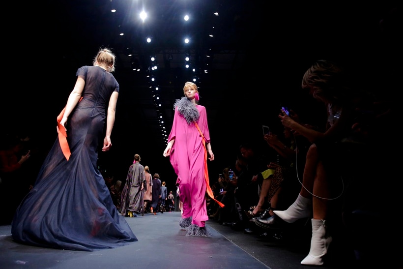 Mercedes-Benz Fashion Week, Dawid Tomaszewski, Dawid Tomaszewski designs, Dawid Tomaszewski merecedes benz fashion week, indian express, indian express news