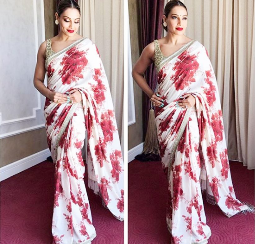 Bipasha Basu preferred Pink Printed net Lehenga and floral jewellery for  her Mehendi Cerem… | Indian wedding outfits, Bridal outfits, Designer  bridal lehenga choli