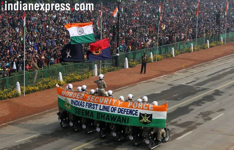 republic day 2018, republic day, BSF, BSF women personnwl, BSF janbaaz bikers, BSF women bikers, republic day parade, Rajpath bikes, BSF motorcyle contingent, BSF female bikers