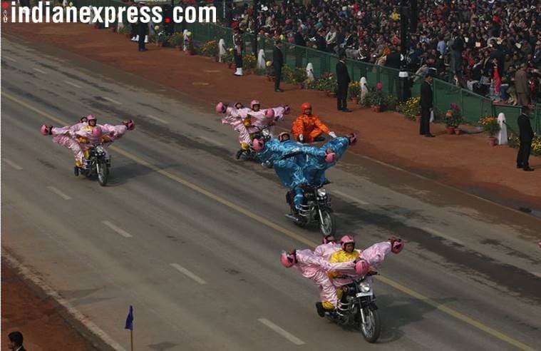 republic day 2018, republic day, BSF, BSF women personnwl, BSF janbaaz bikers, BSF women bikers, republic day parade, Rajpath bikes, BSF motorcyle contingent, BSF female bikers