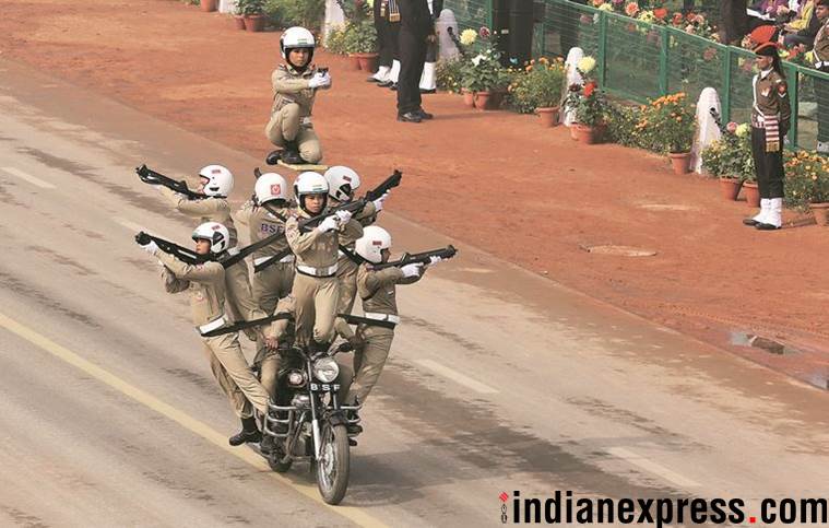 republic day 2018, republic day, BSF, BSF women personnwl, BSF janbaaz bikers, BSF women bikers, republic day parade, Rajpath bikes, BSF motorcyle contingent, BSF female bikers