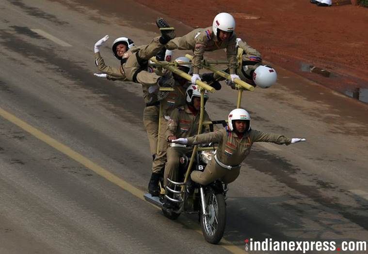republic day 2018, republic day, BSF, BSF women personnwl, BSF janbaaz bikers, BSF women bikers, republic day parade, Rajpath bikes, BSF motorcyle contingent, BSF female bikers