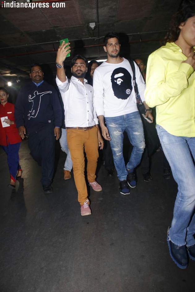 sidharth malhotra spotted at the airport