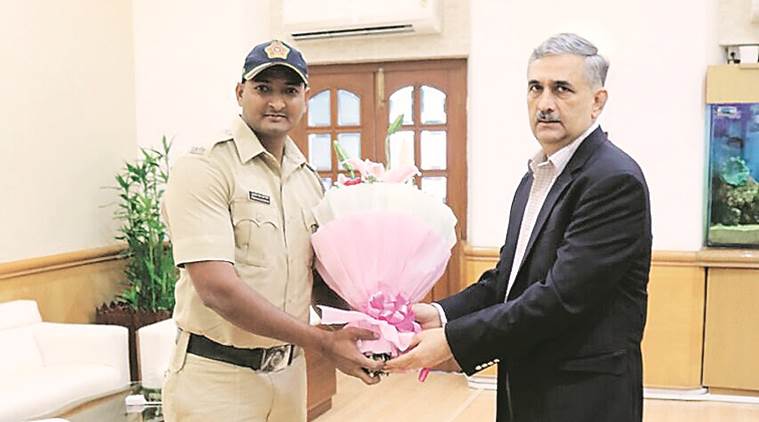 kamala mills fire, cop who saved lives, mumbai police, constable awarded for kamala mills fire, indian express