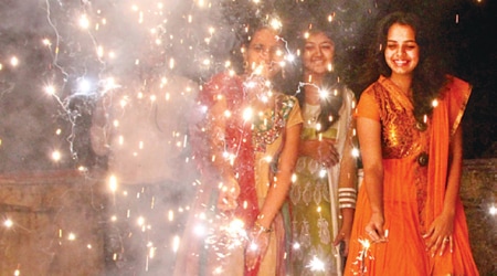 when is diwali, diwali, deepawali, when is diwali 2018, diwali date, deepawali date, dhanteras, bhai dooj, hindus, laxmi, festival of lights, diwali 2018, indian express news