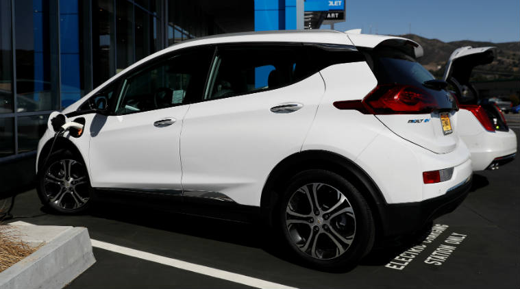 Electric cars, battery-powered models, Tesla, Ford, General Motors, Toyota, Elon Musk, autonomous driving, driverless technology, lithium-ion batteries, Panasonic, solid-state batteries