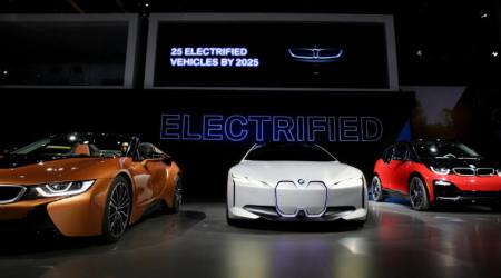 Electric cars, battery-powered models, Tesla, Ford, General Motors, Toyota, Elon Musk, autonomous driving, driverless technology, lithium-ion batteries, Panasonic, solid-state batteries