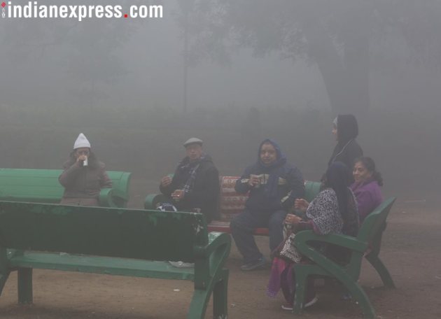 Delhi fog, Delhi worst fog, Delhi dense fog, Delhi weather, Delhi flights cancelled, Delhi news, India news, fog photos, New Year fog, Indian Express news