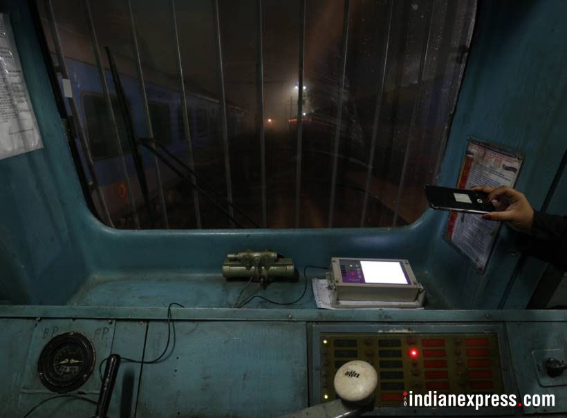 fog safety device, indian railways, irctc, irctc.com, fog, train timings, train late fog, delhi fog, GPS technology, fog safety device photo, GPS fog, india news