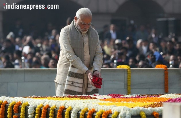 mahatma gandhi, mahatma gandhi death anniversary, martyrs day, gandhi death anniversary photos, rajghat, Rajghat photos, narendra modi, Sonia gandhi, indian express