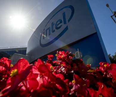 Intel annual revenue, Meltdown, Intel 2018 forecast, Spectre, Intel PC business, chip vulnerabilities, CEO Brian Krzanich, Intel microprocessors, security patches