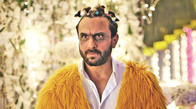 Kaalakaandi trailer: Saif Ali Khan's dark comedy will leave you in splits  but only if you watch it before it gets CENSORED! - Bollywood News &  Gossip, Movie Reviews, Trailers & Videos