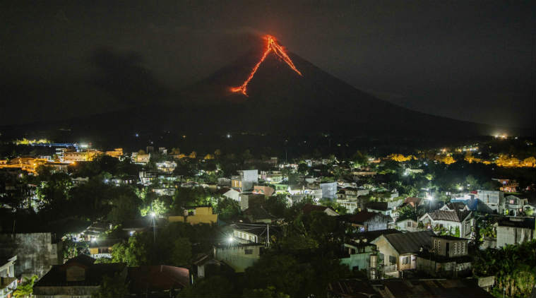 Philippines Mount Mayon Volcano Explodes Villagers Flee Back To