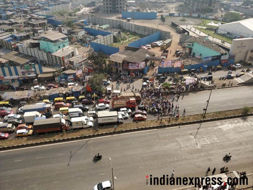 mumbai, mumbai bandh, mumbai rasta roko, battle of koregaon, koregaon bhima, pune, dalit, dalit protests, jignesh mevani, maratha protests, mumbai bandh photos, indian express, mumbai news