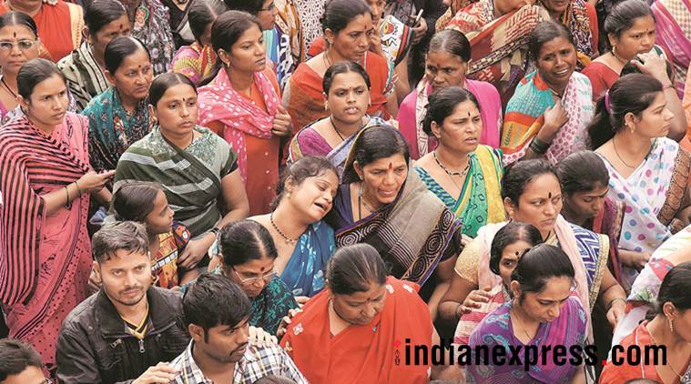 pune accident, family death, shivaji bridge, mini bus accident, kolhapur, pune news, indian express