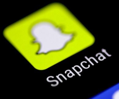 Snapchat new app, Snapchat media, Snapchat negative reviews, Evan Speigel Snapchat, Snapchat Apple App Store response, Snapchat Stories, Snapchat new app features