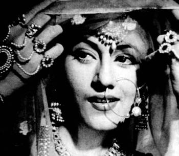 Actarss Madubala Sex Vedovs - Madhubala's 85th birth anniversary: Rare and unseen pics of the  Mughal-e-Azam actor | Entertainment Gallery News - The Indian Express