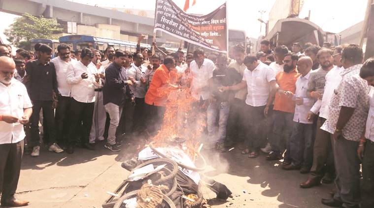 Protest against sacked Ahmednagar deputy mayor Shripad Chindam