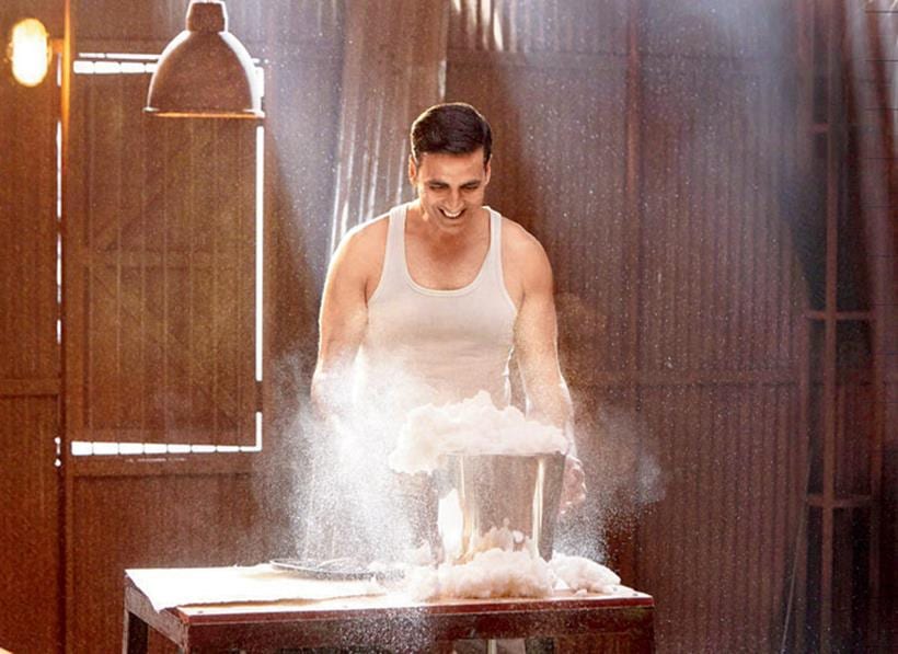 padman akshay kumar stills sonam kapoor radhika apte