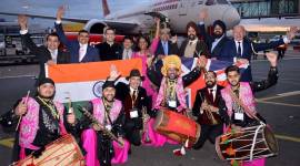 Amritsar and Birmingham air India flight, Birmingham air India flight, Amritsar air India flight, dhol performance at Amritsar and Birmingham air India flight, viral video, facebook viral video, Indian express, trending news