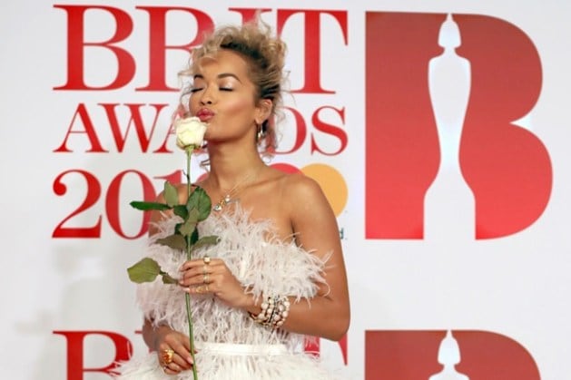 Brit Awards 2018, Brit Awards white roses, Brit Awards Time's Up, Brit Awards Ed Sheeran, Brit Awards Beyonce, Kylie Minogue, Justin Timberlake, indian express, indian express news