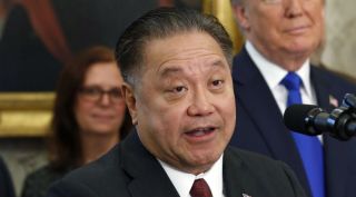 Broadcom Qualcomm bid, semiconductor industry, Broadcom CEO Hock Tan, Qualcomm smartphone chips, Steven Mollenkopf Qualcomm, servers, Qualcomm board of directors, personal computers, Qualcomm NXP Semiconductors deal, Apple vs Qualcomm