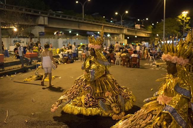 Haiti Carnival, Spain Carnival, Portugal carnival, switzerland carnival, carnival photos, weird photos, international carnivals