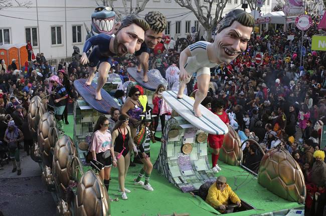 Haiti Carnival, Spain Carnival, Portugal carnival, switzerland carnival, carnival photos, weird photos, international carnivals