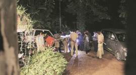 cbi raid I-T dept seizes 6.5 kg jewellery, `4.01 cr cash in Karnataka