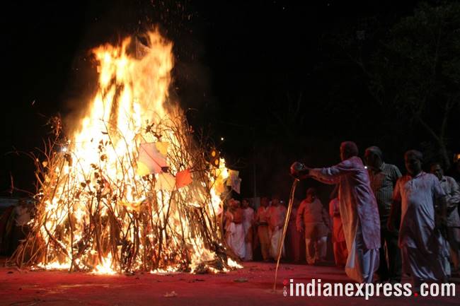 Holi photos, holi images, holi 2018