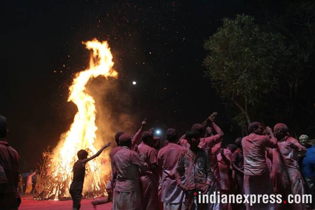 Holi photos, holi images, holi 2018