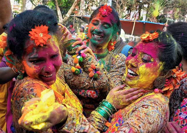 Holi Festival, Holi Celebrations, Holi Party, happy holi, happy holi 2018, holi 2018, how India celebrating Holi 2018, holi, holi photos, holi celebrations, holi in india, holi party, holi pics, holi images, indian express, indian express news