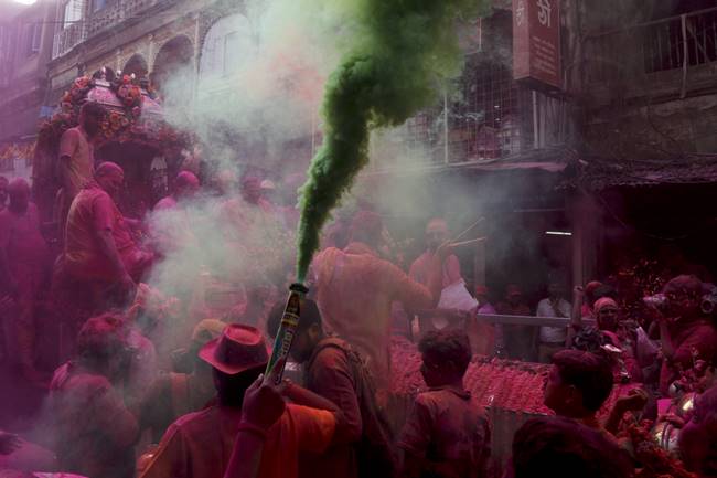 Holi photos, holi images, holi 2018, holi virndavan