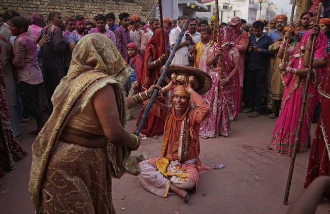 Holi photos, holi images, holi 2018, holi virndavan