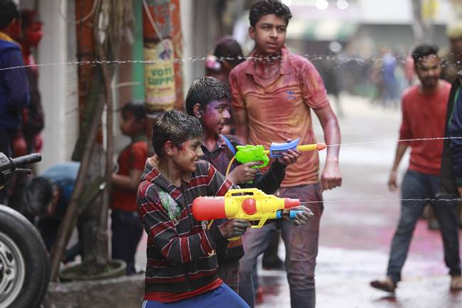Holi photos, holi images, holi 2018
