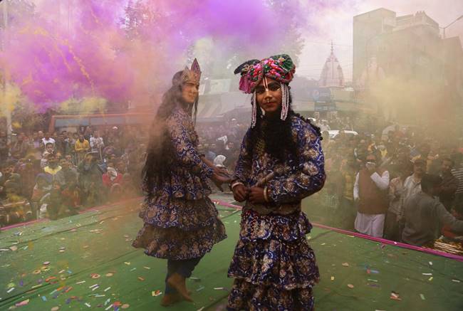 Holi photos, holi images, holi 2018