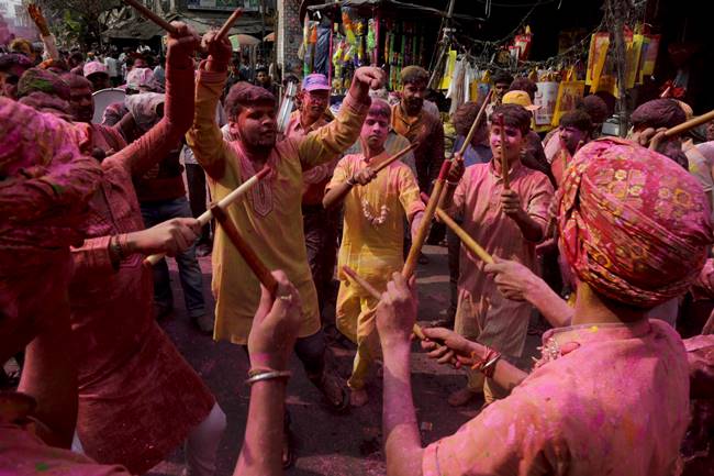 Holi photos, holi images, holi 2018