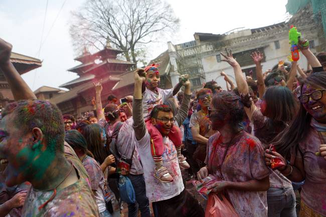 Holi photos, holi images, holi 2018